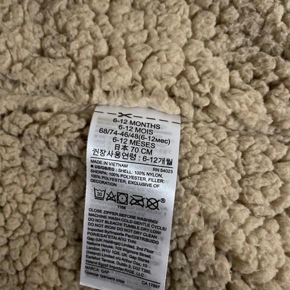 Gap Baby Reversible Puffer Sherpa Vest (Red) Sz: 6-12 months - Picture 7 of 7